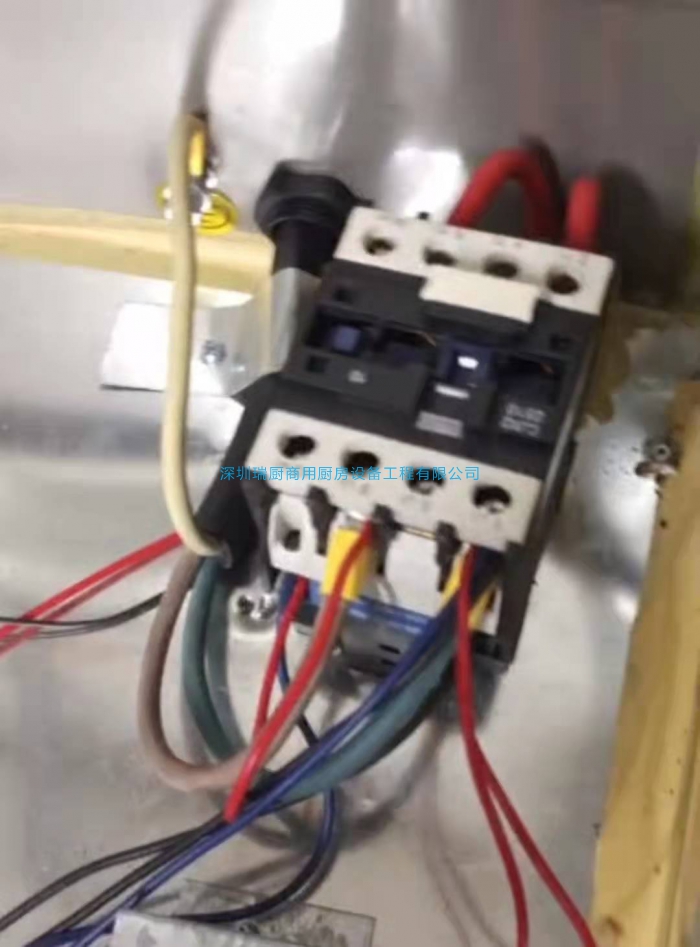 電蒸飯車出現(xiàn)“嗡嗡”的噪音是什么原因？